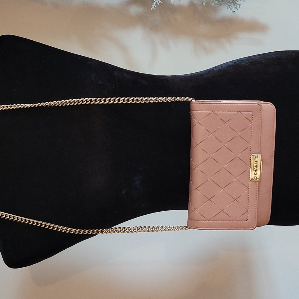 SOLD ๐ Chanel WOC Nude pink wallet on Chain - Picture 4 of 16